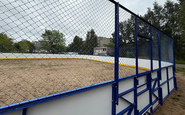 В микрорайоне Ягутка в Рыбинске откроется хоккейный корт на улице Пилоставная