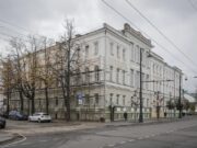 В Рыбинске обновляют фасад у одного из самых больших зданий из списка ремонта на этот год