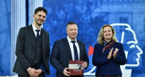 Михаил Евраев принял участие в открытии выставки к 300-летию Российской академии наук