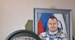 Космонавт Алексей Овчинин вдохновил на творчество рязанских кружевниц