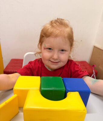 Маленькой Алине очень нужна наша помощь