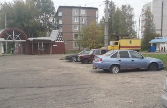 В Рыбинске убирают автохлам с улиц