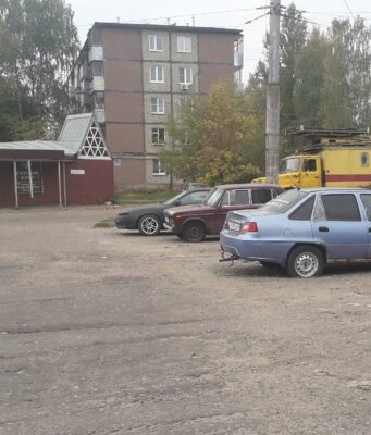 В Рыбинске убирают автохлам с улиц