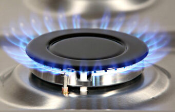 Ярославские газовики напоминают о важности регулярной проверки тяги в дымовых и вентиляционных каналах