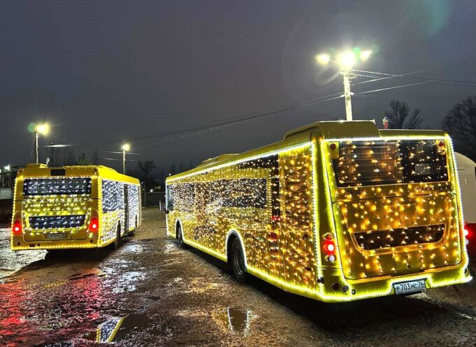 Еще один перевозчик в Рыбинске украсил автобусы для горожан