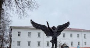 Собственник восстанавливает Мышкинский тюремный замок