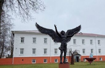 Собственник восстанавливает Мышкинский тюремный замок