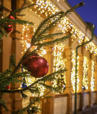 Начался прием заявок на участие в региональном конкурсе на лучшее зимнее оформление фасадов зданий