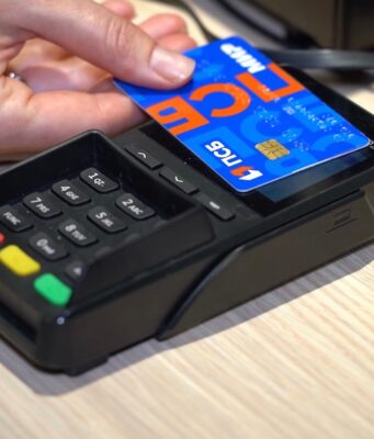 ПСБ в Ярославле запустил акцию «Кешбэк за пенсию» к новогодним праздникам