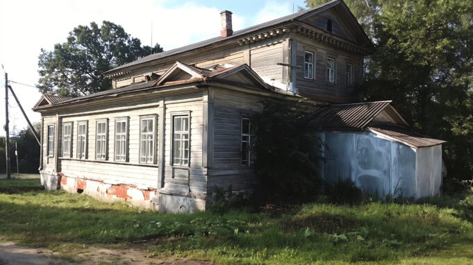 В Мышкине с торгов продан дом Поповых