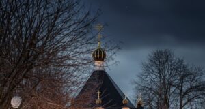 Рыбинцев приглашают на библиопрогулку «Симфония Рождества»