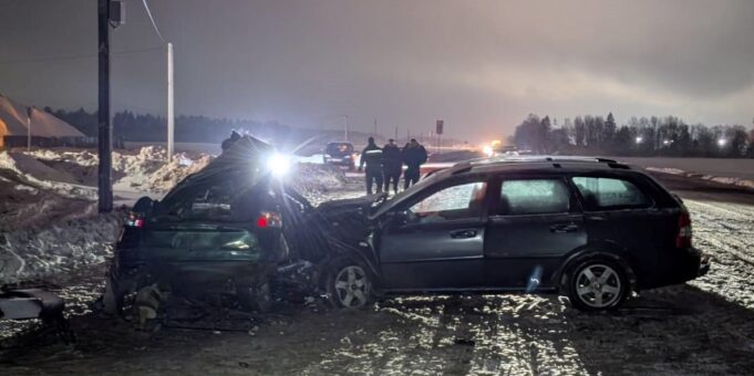 В Рыбинском районе произошло серьёзное ДТП: трое пострадавших госпитализированы