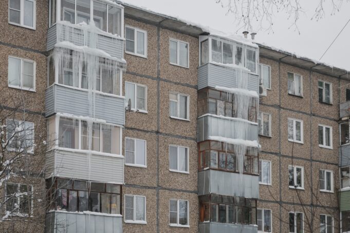 Рыбинская прокуратура проверяет, как убирают дворы от снега