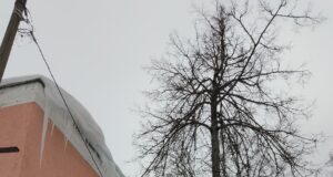 Жители дома номер 57 по улице Куйбышева жалуются на потоп в квартирах