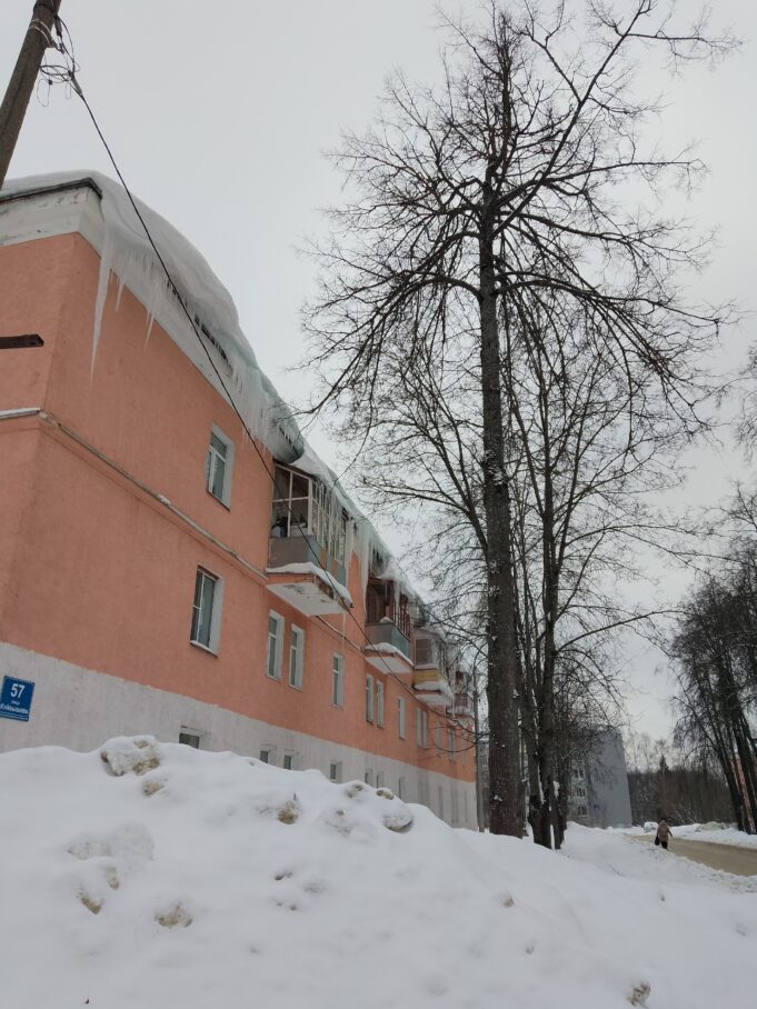 Жители дома номер 57 по улице Куйбышева жалуются на потоп в квартирах