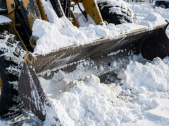 Если ваш двор не расчищен, пишите жалобу в госжилинспекцию
