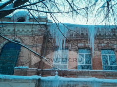 В Рыбинске плохо справляются с уборкой снега и наледи во дворах