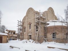 В больничном городке Рыбинска продолжается строительство храма