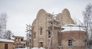 В больничном городке Рыбинска продолжается строительство храма