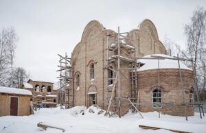 В больничном городке Рыбинска продолжается строительство храма