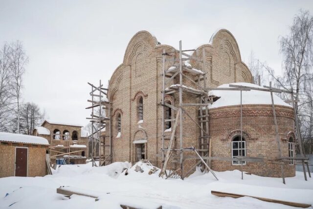 В больничном городке Рыбинска продолжается строительство храма