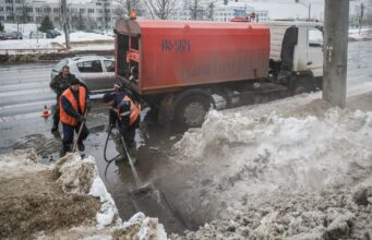 В Рыбинске начали чистить ливневые стоки