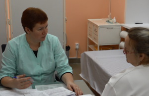 В Ярославской области ежедневно публикуют данные о свободных явках к врачам