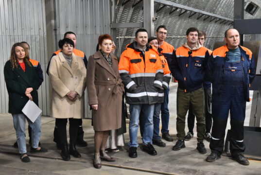 Михаил Евраев ответил на вопросы работников рыбинского Завода дорожных машин