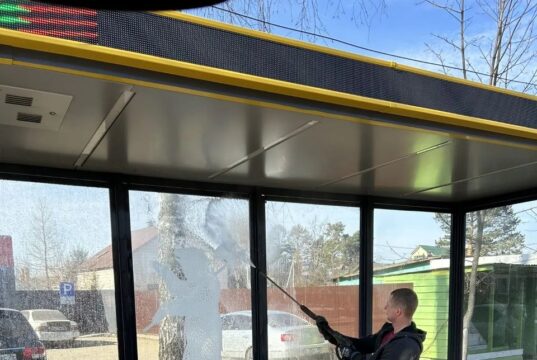 В рамках месячника чистоты в Рыбинске приводят в порядок городские остановки