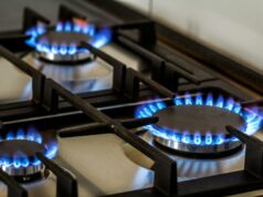 Газовики обращают внимание жителей Ярославской области на необходимость регулярной проверки тяги в дымовых и вентиляционных каналах