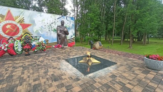 Губернатор Михаил Евраев: «Приводим в порядок мемориалы и воинские захоронения по всему региону»