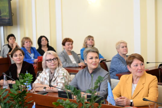 Губернатор Михаил Евраев встретился с женским активом Ярославской области