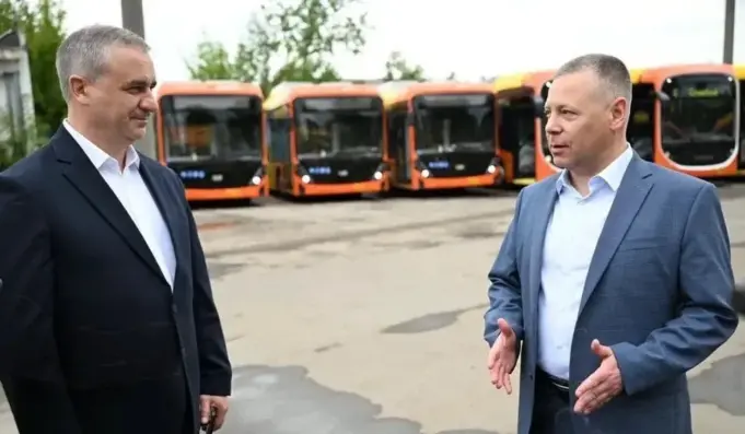 Михаил Евраев осмотрел новые троллейбусы на площадке «Яргорэлектротранса»