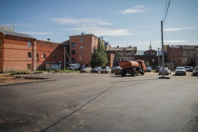 В День города в исторической части города откроют три дополнительные бесплатные парковки