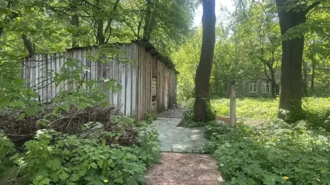 В Ярославской области продолжают борьбу с заброшенными зданиями