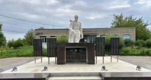 Мемориал в честь героев Великой Отечественной войны отремонтировали в Ярославском округе