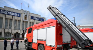 Михаил Евраев передал пожарно-спасательной службе региона пять новых автоцистерн