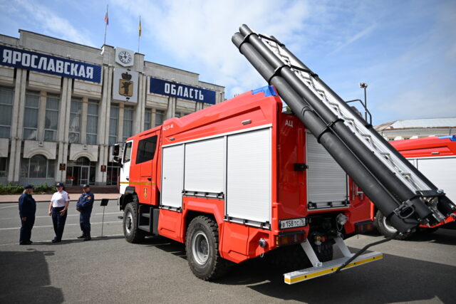 Михаил Евраев передал пожарно-спасательной службе региона пять новых автоцистерн
