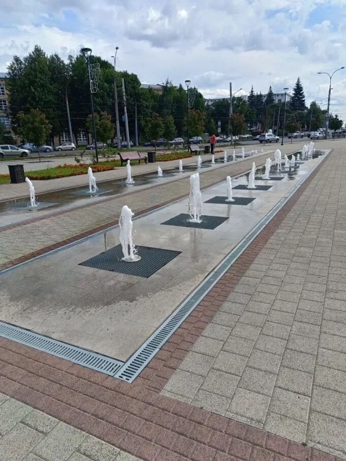 Фонтан на площади Жукова в Рыбинске наконец‑то починили