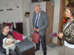 Двухмесячную малышку и ее маму, пострадавших при атаке БПЛА, взял под опеку ярославский омбудсмен