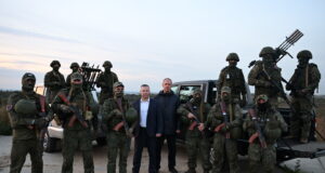 Михаил Евраев поблагодарил бойцов «БАРСа» за защиту объектов региона