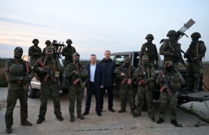 Михаил Евраев поблагодарил бойцов «БАРСа» за защиту объектов региона