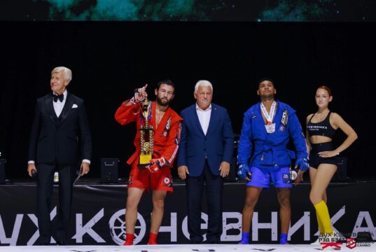 Джамолдин Сандалов выиграл все раунды и взял золото международного турнира по профессиональному боевому самбо «Дух кочевника»