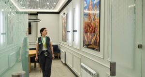 В трех офисах Сбера в Ярославской области представлены работы фестиваля ИИ-искусства Гига-Арт