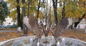 В Журавлевском парке Рыбинска «поселились» бронзовые журавли